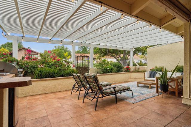 Detail Gallery Image 22 of 33 For 13426 the Sq, Poway,  CA 92064 - 2 Beds | 2 Baths