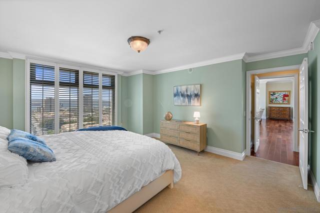 645 Front St, San Diego CA: https://media.crmls.org/mediaz/2354f634-dc11-4bbe-8aa1-cba809aa55ea.jpg