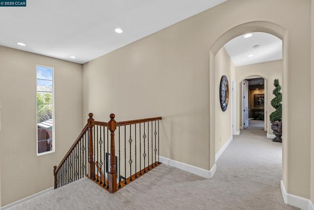 2222 Creekview Pl, Danville CA: https://media.crmls.org/mediaz/23550faa-5774-48d3-9735-3e3f198137c3.jpg