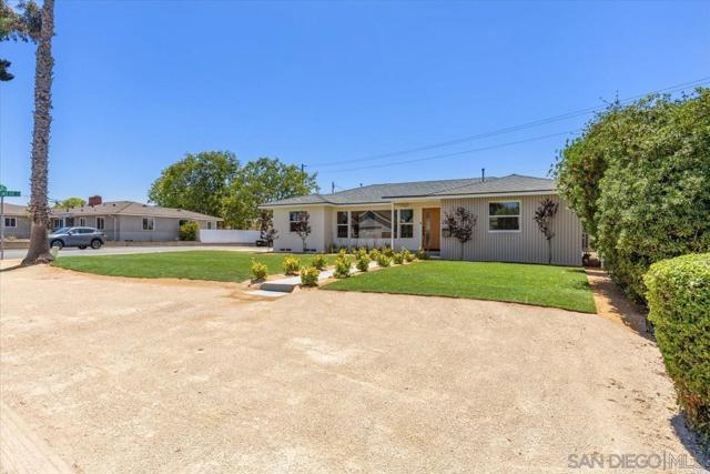 1967 Wedgemere Rd, El Cajon CA: https://media.crmls.org/mediaz/2355275b-dc67-4264-8919-ad776bb77fcf.jpg