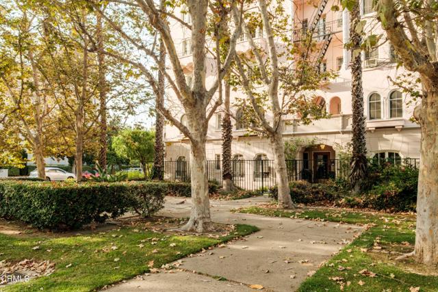 Detail Gallery Image 4 of 62 For 80 N Euclid Ave #102,  Pasadena,  CA 91101 - 2 Beds | 2 Baths