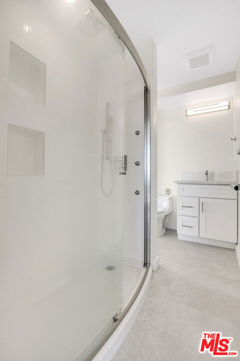 28405 Via Acero Street, Malibu CA: https://media.crmls.org/mediaz/2355a9bb-59fd-4553-af62-e94a565a8ee0.jpg