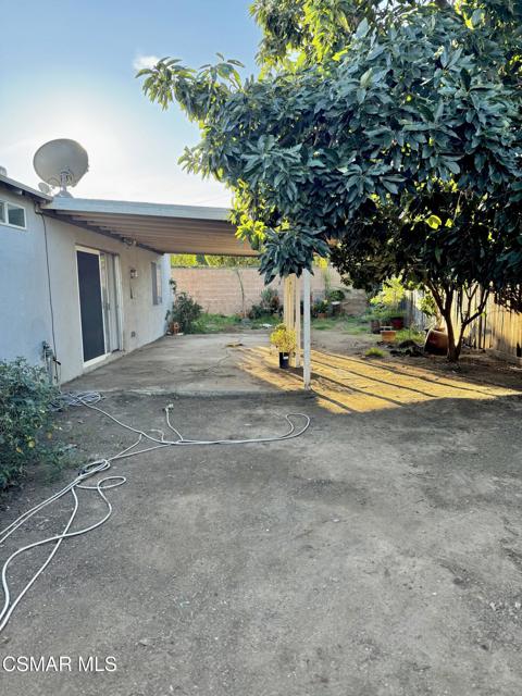 2858 Fitzgerald Road, Simi Valley CA: https://media.crmls.org/mediaz/2355cb87-75a1-4c73-8ec1-203444b65bc3.jpg