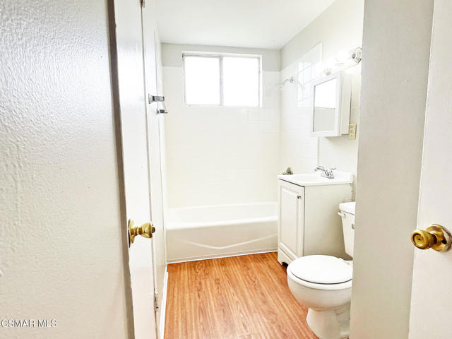 2234 Callahan Avenue, Simi Valley CA: https://media.crmls.org/mediaz/2355d146-ff7c-40bd-89ea-49bac478dd7c.jpg
