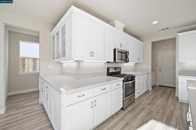 5541 Promontory Way, Antioch CA: https://media.crmls.org/mediaz/2356c305-0182-4eb4-acb9-a0accb514fd7.jpg