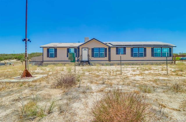 1696 Mary Joe Ln, Boulevard CA: https://media.crmls.org/mediaz/2356ccd4-07f9-4fe3-b995-a84c7af0a655.jpg