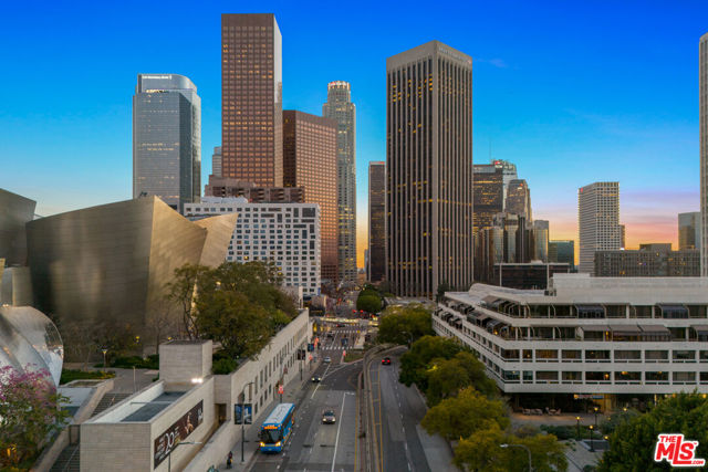 121 Hope Street, Los Angeles, California 90012, 1 Bedroom Bedrooms, ,1 BathroomBathrooms,Condominium,For Sale,Hope,24433171