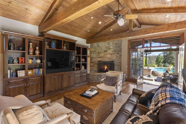 14619 Calle Carla, Rancho Santa Fe CA: https://media.crmls.org/mediaz/23577971-55ec-4351-ad52-4b5e10ffecd2.jpg