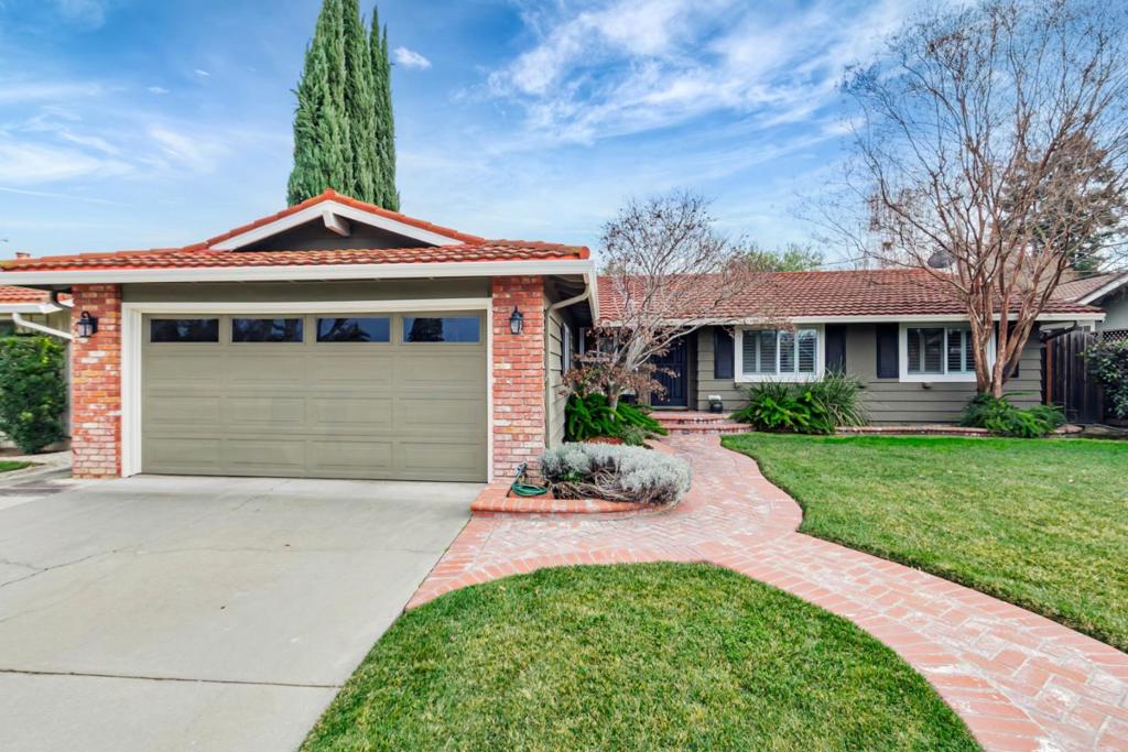 1636 Tiffany Way