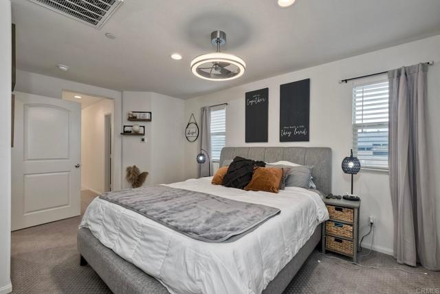 2211 Solara Lane, Vista CA: https://media.crmls.org/mediaz/2358829a-cc0a-4a3a-9caf-913f16cf40f3.jpg