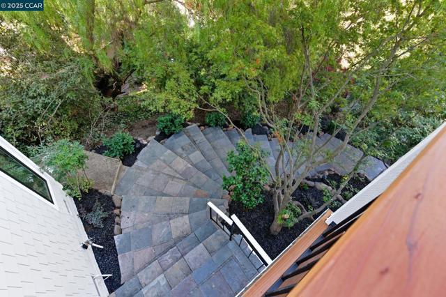 189 Rudgear Drive, Walnut Creek CA: https://media.crmls.org/mediaz/2358a18f-9ee1-4b94-aa14-1db65f61d52f.jpg