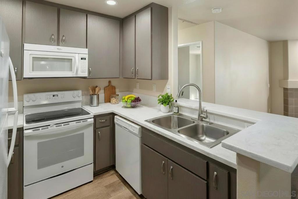 580 Camino De La Reina - photo 15