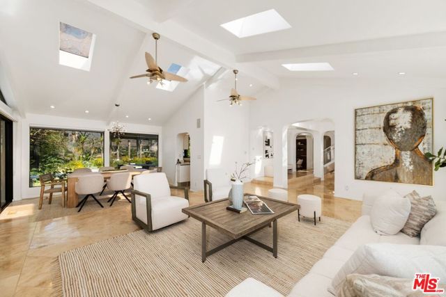 29417 Bluewater Road, Malibu CA: https://media.crmls.org/mediaz/2358c443-fe9a-4aa4-964a-ac58c2be2b3e.jpg