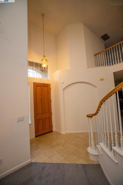 Image 18 of 24 For 343 Lower Vintners Cir