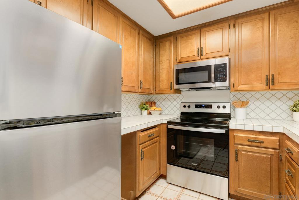 750 State St. - photo 11