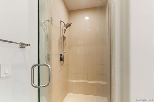 13571 Lopelia Meadows Pl, San Diego CA: https://media.crmls.org/mediaz/2359f695-cb8a-421b-b5c7-de09c255661c.jpg