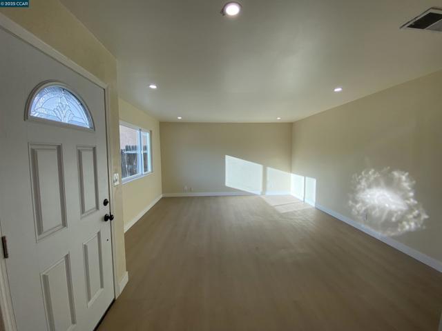 3063 Simas Ave, Pinole CA: https://media.crmls.org/mediaz/235b6a50-6871-4f8d-8bea-bf55e44e9d13.jpg