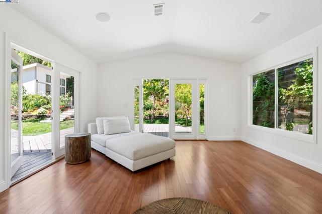 2643 Buena Vista Ave, Walnut Creek CA: https://media.crmls.org/mediaz/235c01a1-0f82-4422-a933-306e74604e53.jpg