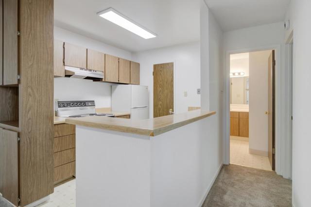 139 Piccadilly Place, San Bruno CA: https://media.crmls.org/mediaz/235c4204-23cb-4e56-99f2-691e1f67110d.jpg