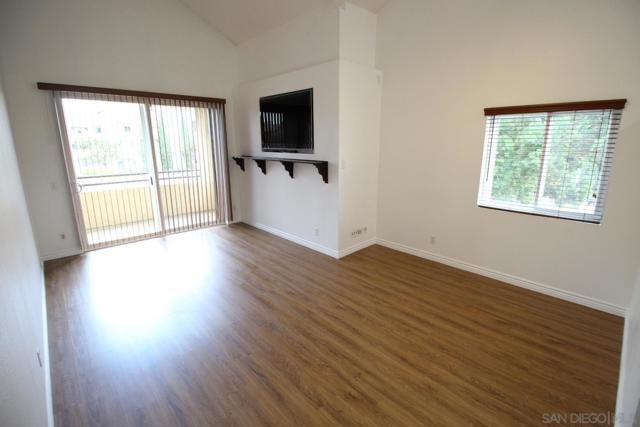 3935 Nobel Dr, San Diego CA: https://media.crmls.org/mediaz/235c571d-b55b-4b39-91c1-5a1b3d4c6ea7.jpg