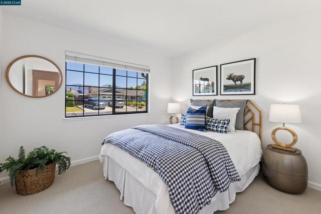 1752 Berrywood Ct, Concord CA: https://media.crmls.org/mediaz/235c5ae8-dbd4-4264-b014-9c73c83fcd23.jpg