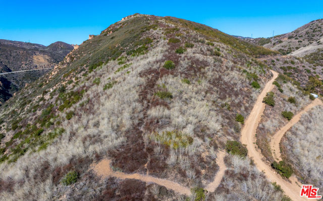 1 Murphy Way, Malibu CA: https://media.crmls.org/mediaz/235d0dbc-17de-4044-ab7b-fe6cc7c7e73c.jpg