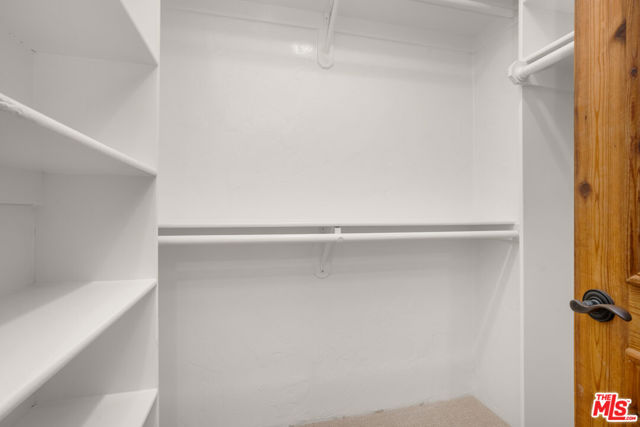 2917 N Poinsettia Avenue, Manhattan Beach CA: https://media.crmls.org/mediaz/235db040-1dd9-40f7-bf85-40b00d9ed8dd.jpg