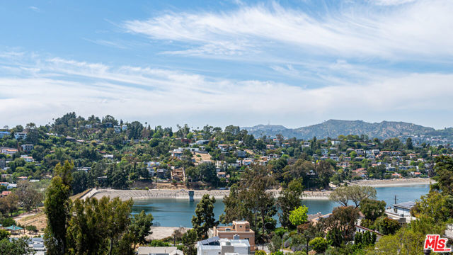 1915 Apex Avenue, Los Angeles CA: https://media.crmls.org/mediaz/235dd94a-dcb5-44e1-b1fe-84004061cfe0.jpg