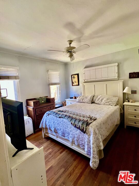 705 Superba Avenue photo 9