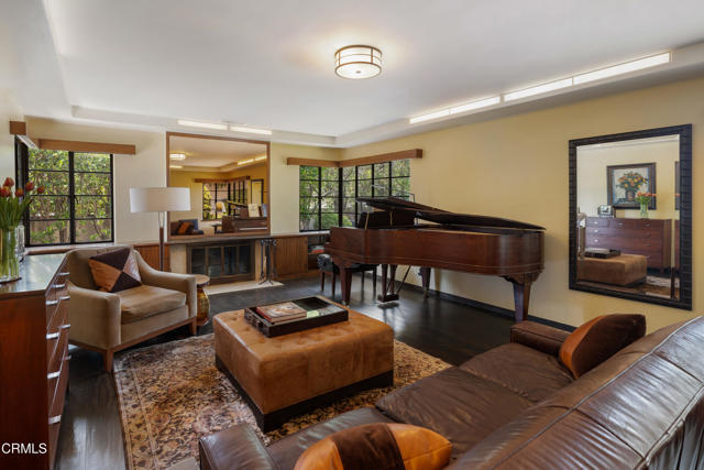 3312 Thorndale Road, Pasadena CA: https://media.crmls.org/mediaz/235e2442-15e4-425f-ae93-3df559aa9b01.jpg