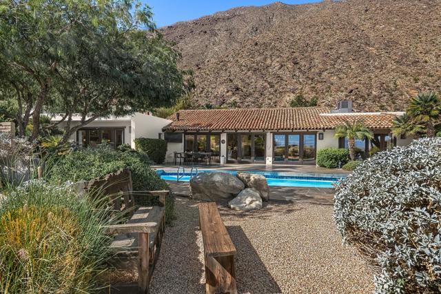 600 S La Mirada Road, Palm Springs CA: https://media.crmls.org/mediaz/235e283f-7757-4100-80c4-2e2bfc3e0423.jpg
