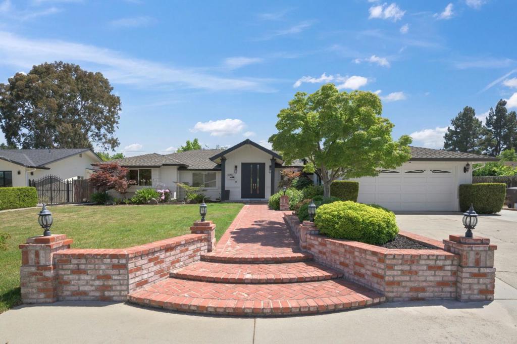 12057 Country Squire Lane