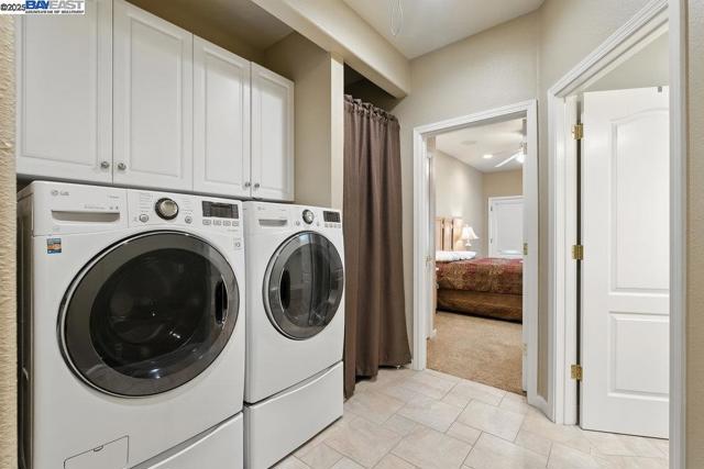 21798 Independent School Rd, Castro Valley CA: https://media.crmls.org/mediaz/235fc252-7670-4a34-8d7e-964fc30a5d3b.jpg