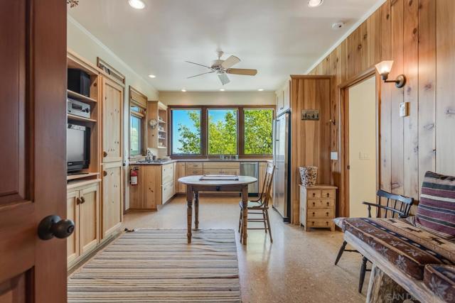 35750 Mountain Circle Drive, Julian CA: https://media.crmls.org/mediaz/2360bbea-d93d-48ac-808b-40a507b7f9d7.jpg