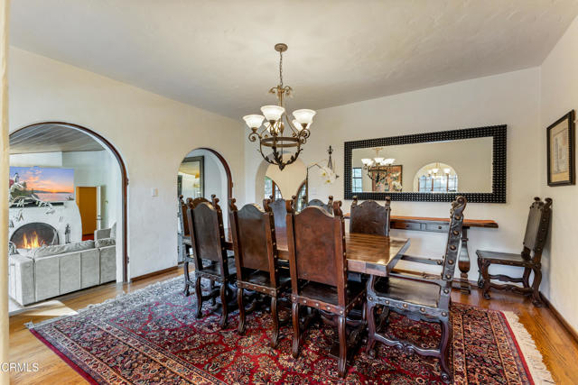 5321 Alta Canyada Road, La Canada Flintridge CA: https://media.crmls.org/mediaz/2360ea87-fc9e-40e7-9413-41794059ed20.jpg