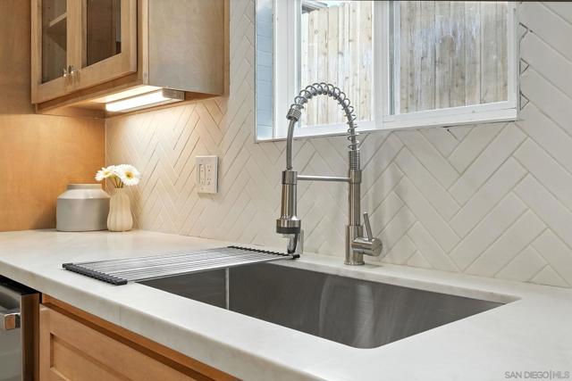 2064 Catalina Blvd, San Diego CA: https://media.crmls.org/mediaz/236154fb-5f25-404a-880d-21b76e9dd2db.jpg