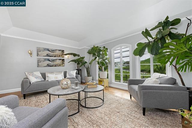 1923 28th Ave, San Francisco CA: https://media.crmls.org/mediaz/2361c85b-9a6a-49c5-999a-62d34f2793ac.jpg