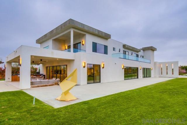 2885 Gate Three Place, Chula Vista CA: https://media.crmls.org/mediaz/2362da20-6b94-4328-adb2-26df1ceda819.jpg