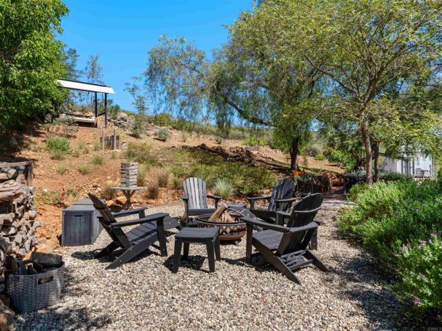 20790 Fortuna Del Norte, Escondido CA: https://media.crmls.org/mediaz/23633f34-3e9b-4d7e-be18-d4ed5a8a86bc.jpg