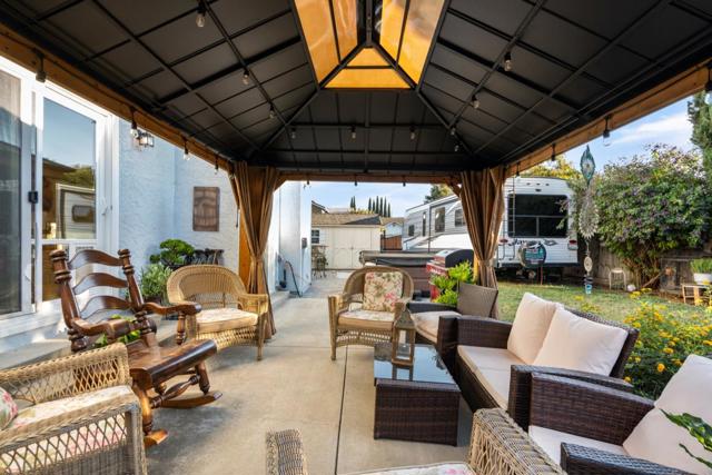 1090 Los Altos Drive, Hollister CA: https://media.crmls.org/mediaz/236374d5-1445-4aa4-b961-2c54929df4a0.jpg