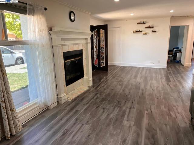 2748 Eastgate Ave, Concord CA: https://media.crmls.org/mediaz/2363a6a3-d987-4864-a6b6-b84a0d5f2c06.jpg