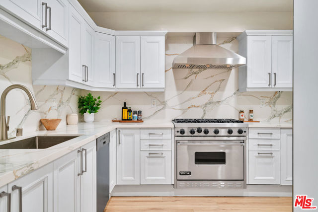 118 S Clark Drive, West Hollywood CA: https://media.crmls.org/mediaz/2364241a-7756-457e-b488-369d8b930abd.jpg