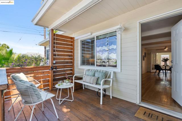 1865 Overhill Rd, Concord CA: https://media.crmls.org/mediaz/23645263-8416-4181-b6e1-1aa1f77223ba.jpg