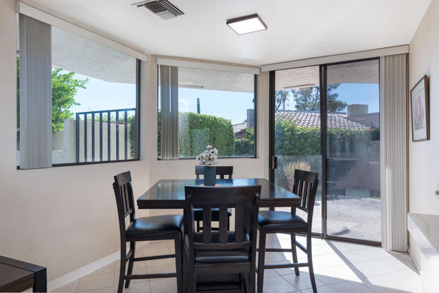 9 Wake Forest Court, Rancho Mirage CA: https://media.crmls.org/mediaz/23654880-17f8-4a88-a623-81f68ea7522a.jpg