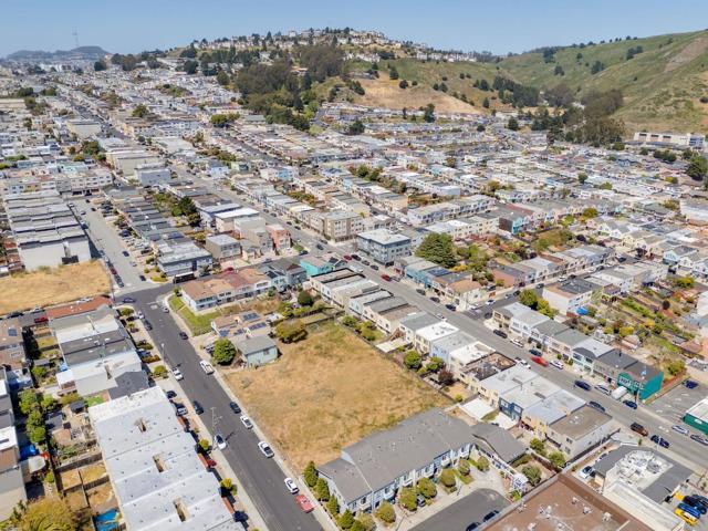 141 3rd Avenue, Daly City CA: https://media.crmls.org/mediaz/2365659d-34dd-48dc-b2ed-27932cb5eac8.jpg