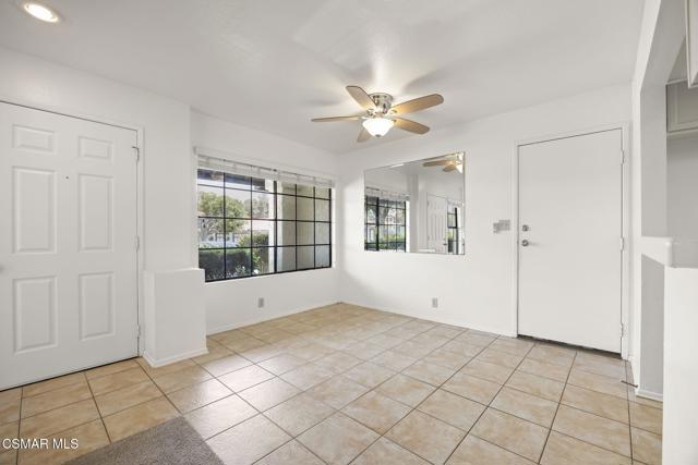 1923 Majorca Drive, Oxnard CA: https://media.crmls.org/mediaz/23660298-5d61-4bc2-8dc5-fa1f204e52a6.jpg