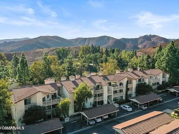 697 Sutton Crest Trail, Oak Park CA: https://media.crmls.org/mediaz/23664bfe-b43a-406f-b12a-e6f9bec77c39.jpg