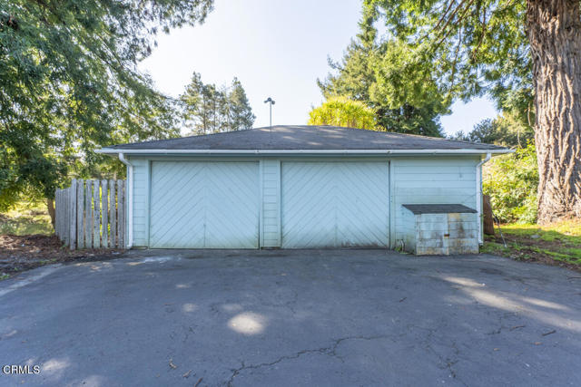 32551 Mill Creek Drive, Fort Bragg CA: https://media.crmls.org/mediaz/236653c7-63dc-430a-b419-94cd56286550.jpg