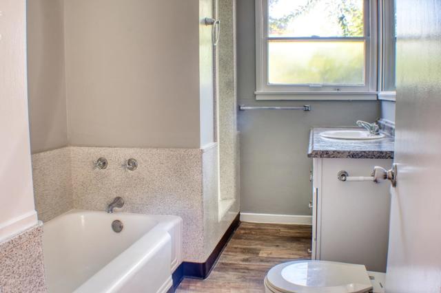 640 Circle Drive, East Palo Alto CA: https://media.crmls.org/mediaz/23667a13-f18b-4cdb-8fd5-62241037a874.jpg