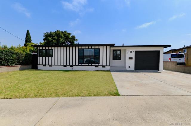 307 S Belmont Ave, National City CA: https://media.crmls.org/mediaz/23671fc9-2543-4ff9-8e6f-ebfd2cfdf0b2.jpg